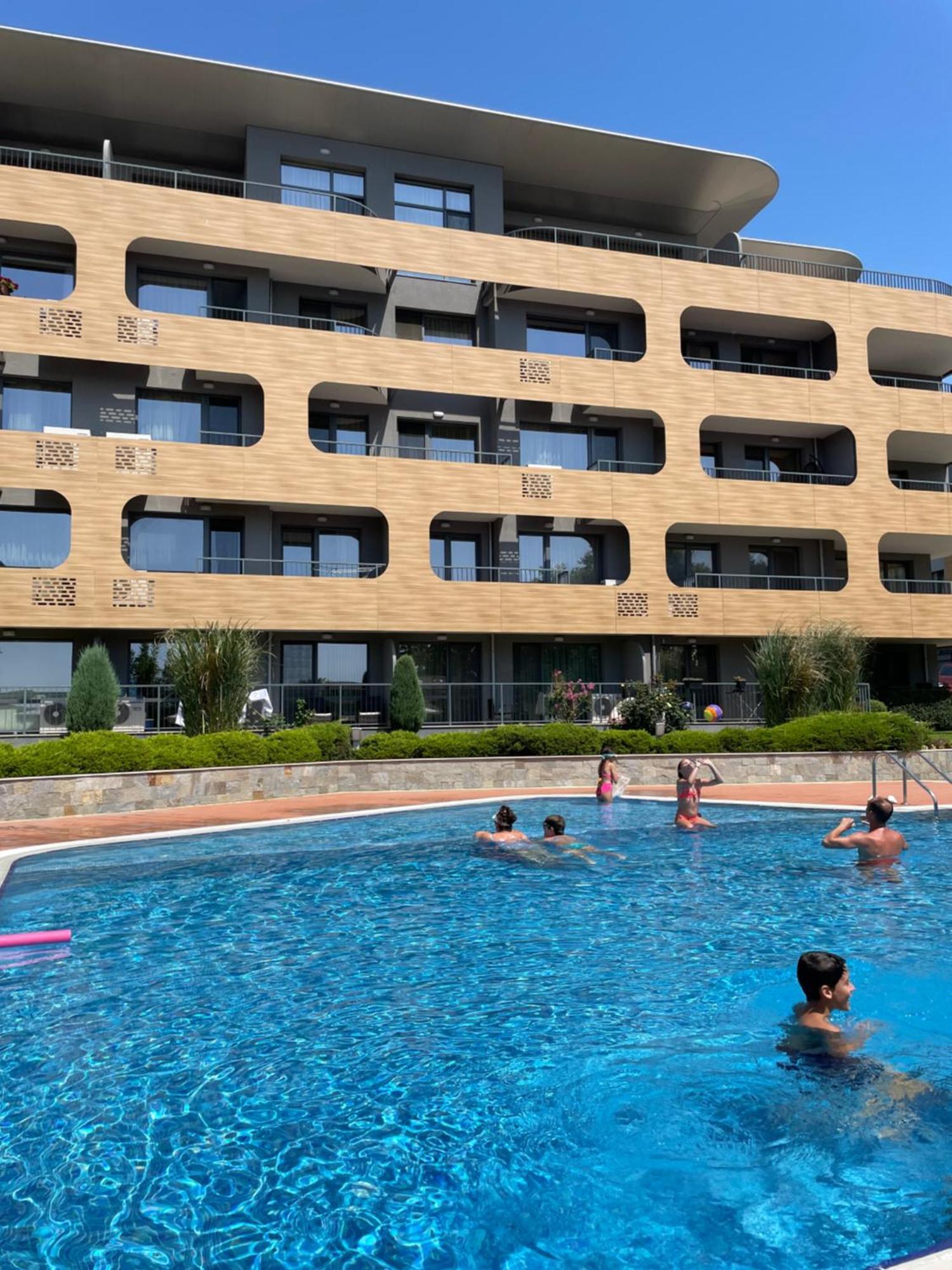 Nobile Apartment - Coral Residence Complex With Parking & Pool فارنا المظهر الخارجي الصورة